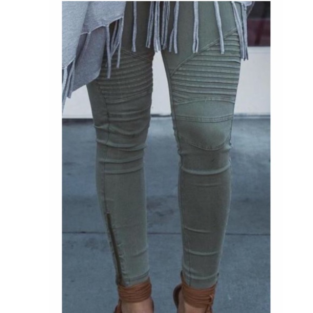OLIVE LEGGINGS